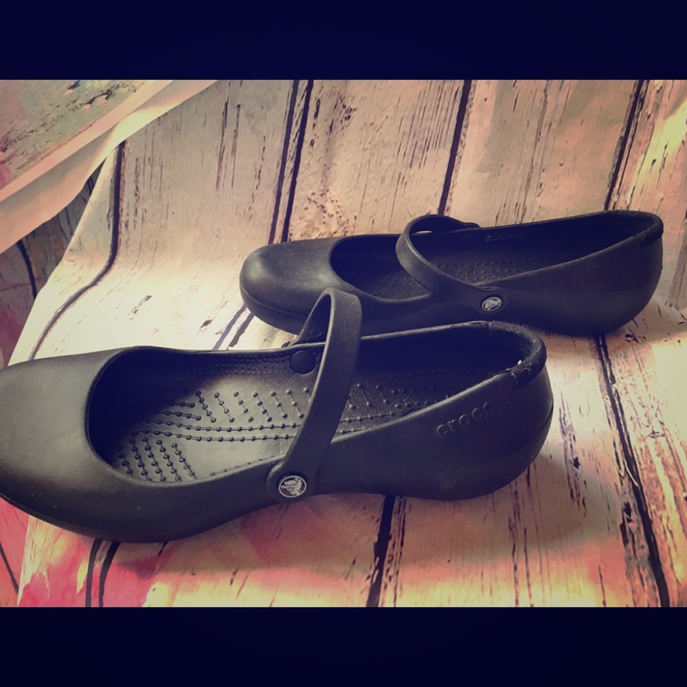 flat pair of crocs